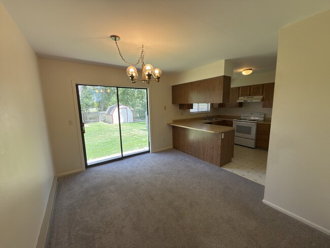 Building Photo - 2718 Sagebrush Dr