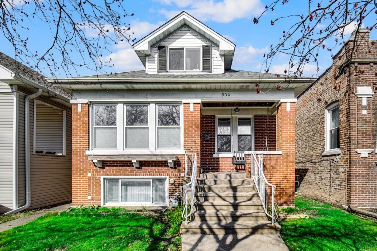 1306 Elmwood Ave, Berwyn, IL 60402 House Rental in Berwyn, IL