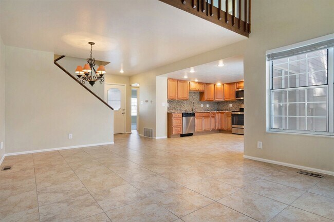 Foto del edificio - 3 Bedroom Townhouse in School District #12...