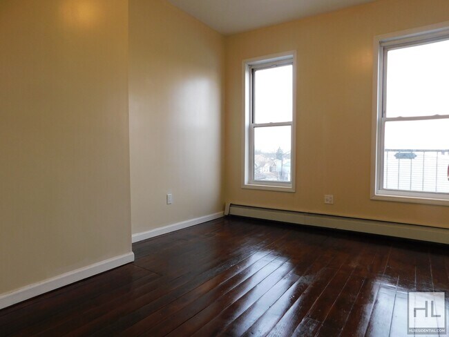 Building Photo - 101 AVENUE