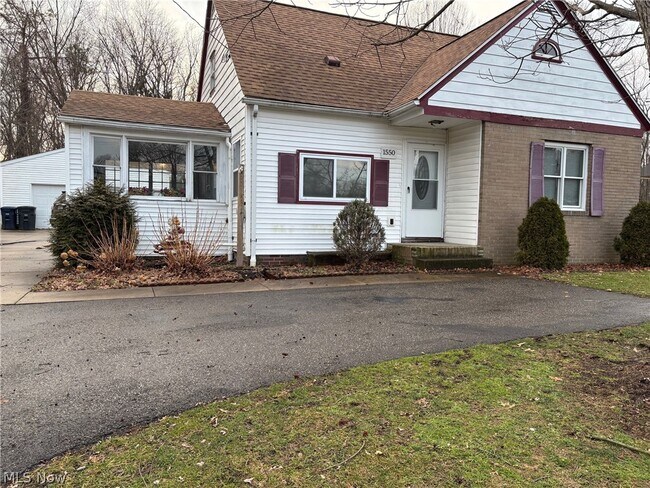 Foto del edificio - 1550 Chapman Dr