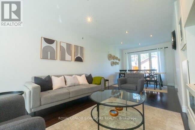 Building Photo - 1460 Tampa Crescent