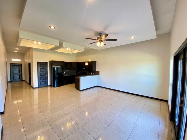 Foto del edificio - 6693 Garden Woods Ave