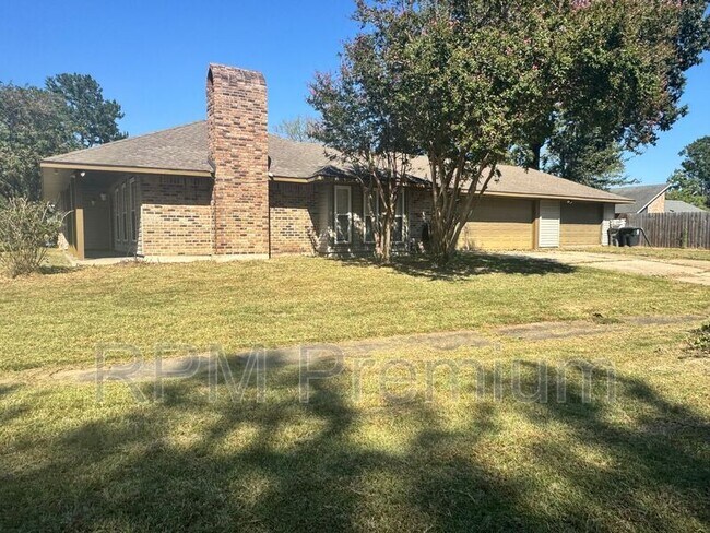 Foto del edificio - 2175 Deerwood Dr