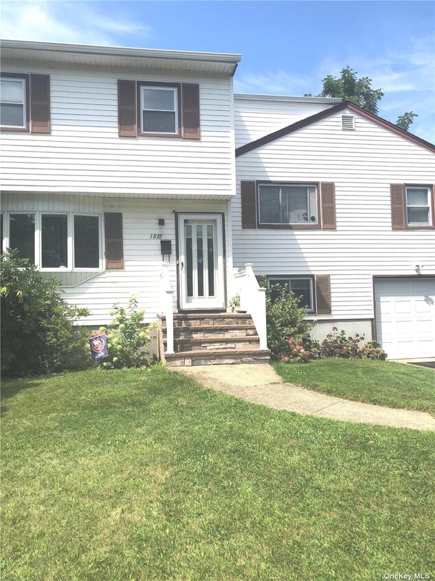 1838 W Seamans Neck Rd, Seaford, NY 11783 - House Rental in Seaford, NY ...