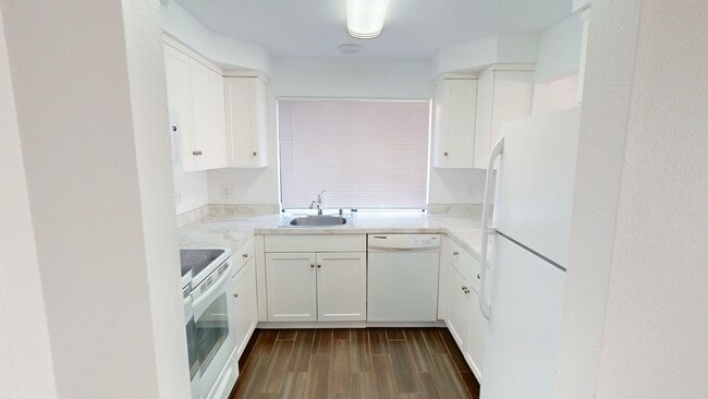 Building Photo - 1755 Novato Blvd