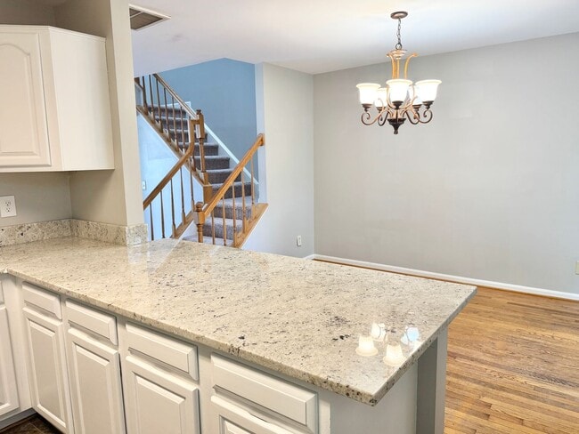 Building Photo - STAFFORD TOWNHOUSE - HANDY TO QUANTICO, SH...