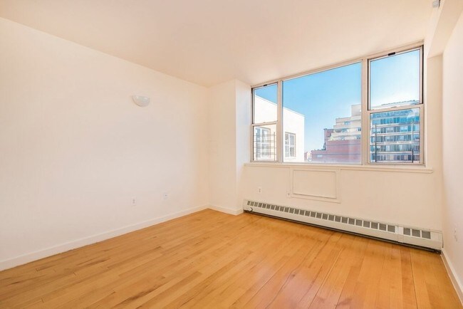 Foto del edificio - 444 Manhattan Ave