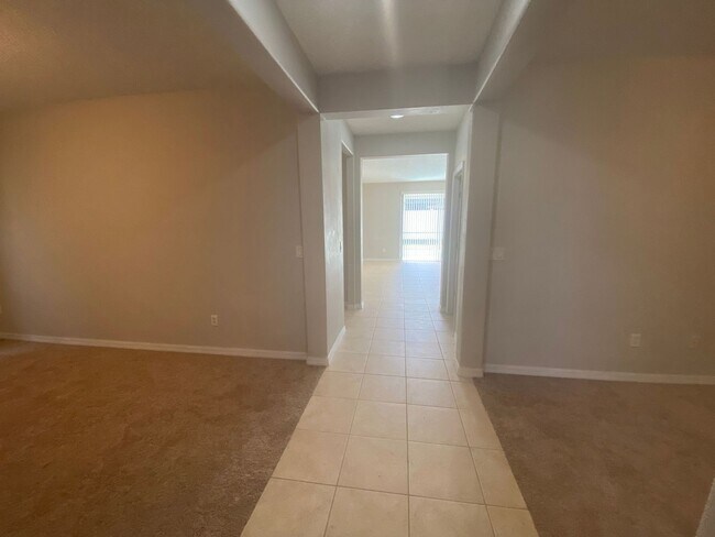 Foto del edificio - 4 Bedroom 2 Bath Pool Home in Villa Sol fo...