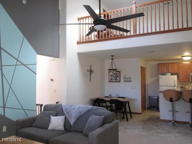 Building Photo - 2933 W Drexel Ave