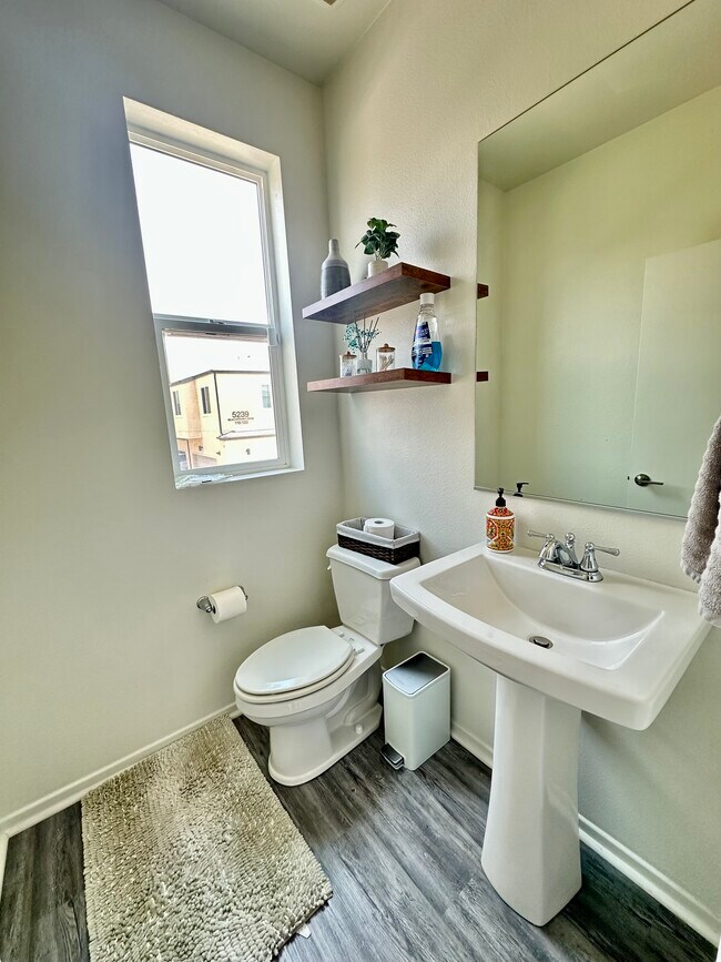 Foto del edificio - 5240 Beachfront Cove