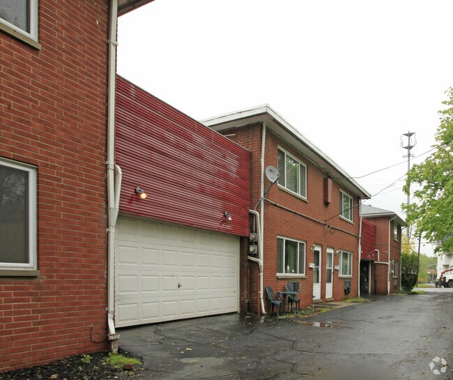 Building Photo - 2868 Noble Rd