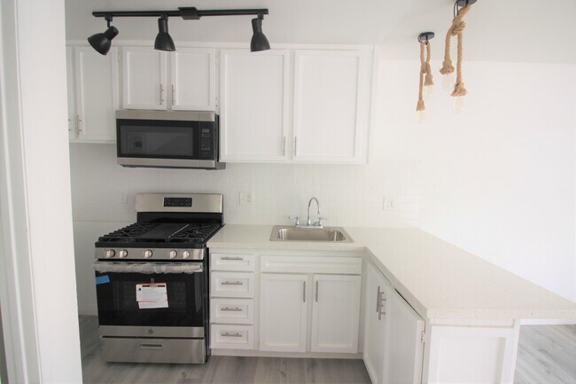 Foto del edificio - 129 S Avenue 54