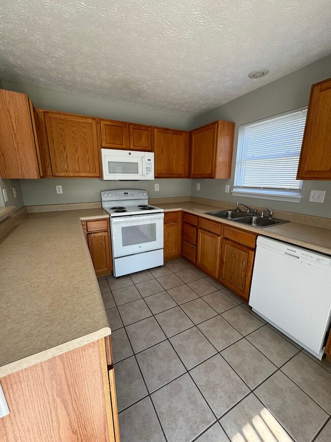 Building Photo - 3883-3887 Ledyard