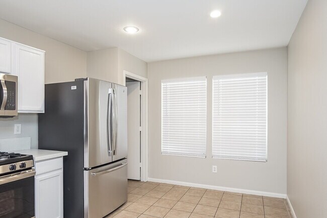 Building Photo - 881 Adobe Flat Dr