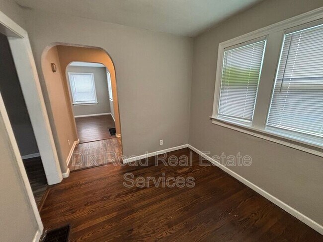 Foto del edificio - 340 Burleigh Ave