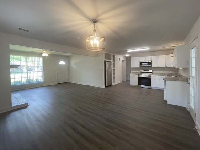 Foto del edificio - 10143 Ridgely Dr
