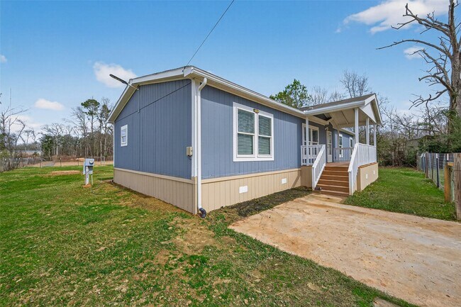 Building Photo - 15933 W Relza Dr