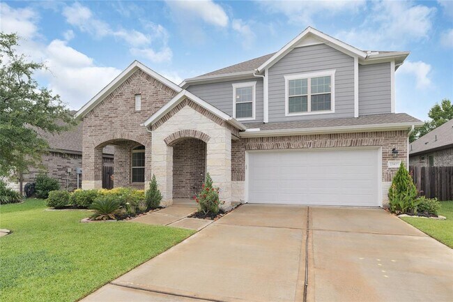 Building Photo - 23827 Via Leoni Dr