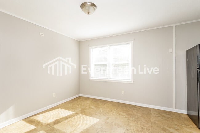 Building Photo - 1507 Mary Jane Ave