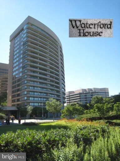 Foto principal - 1200 Crystal Dr
