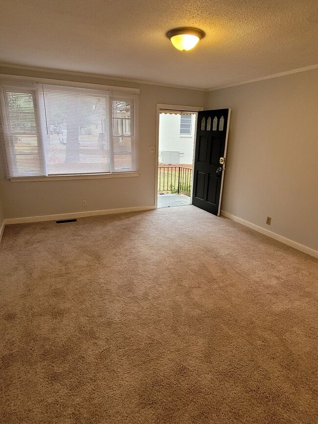 Building Photo - 3232 Brookwood Ct