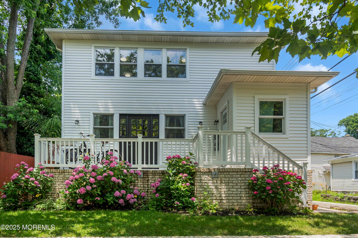 Foto principal - 1105 Comstock St
