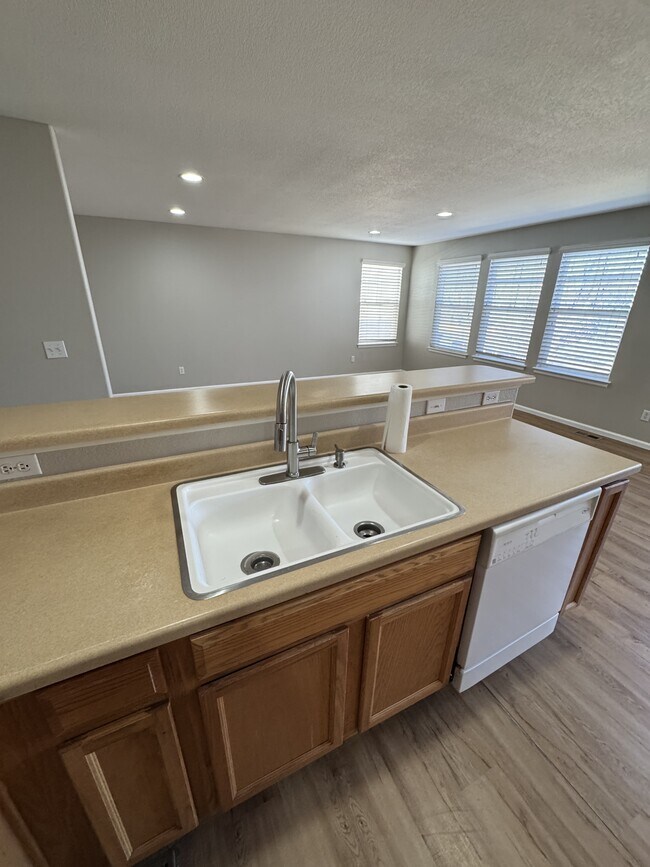 Foto del edificio - 1416 S Ensenada St