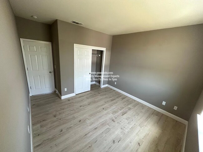 Building Photo - 10942 Sea Hawk Ct