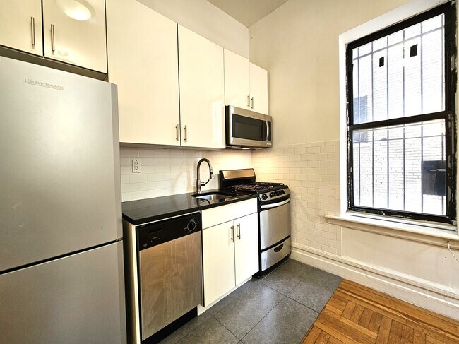 Foto del edificio - 664 W 163rd St