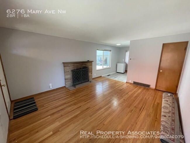 Building Photo - Whitter Heights Two Bedroom