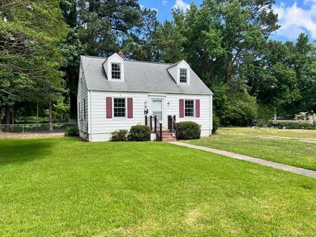 Building Photo - 210 Pine Grove Rd