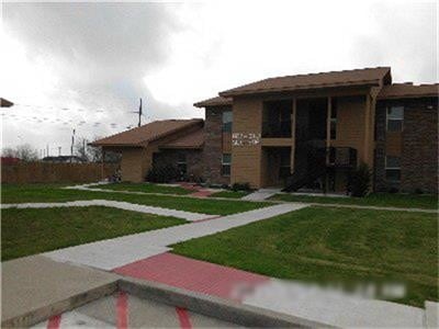 Building Photo - 900 E Oregon St