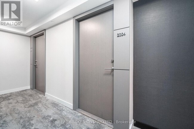 Building Photo - 10 Wilby Crescent