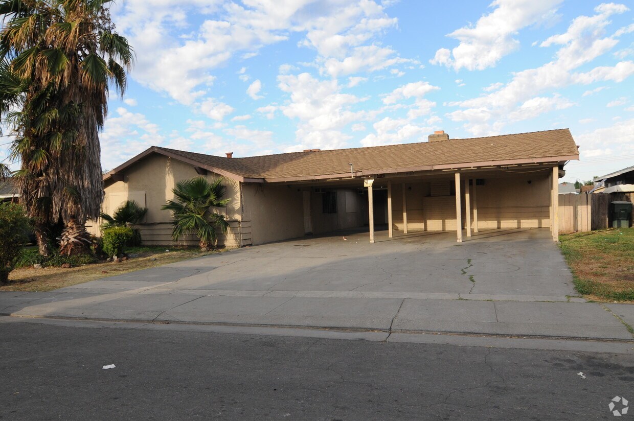Primary Photo - 8123 Albany Dr