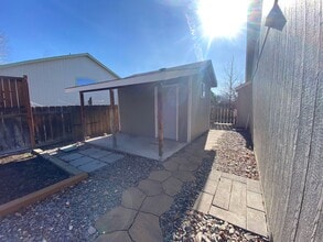 Building Photo - 1561 NW Spruce Ave