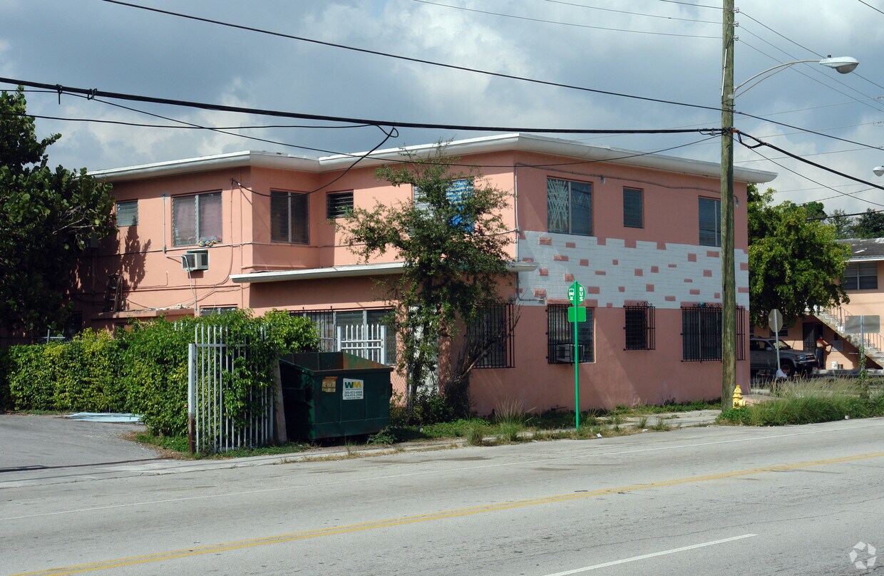 Building Photo - 200 NW 77th St