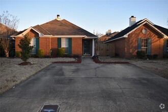 Building Photo - 8461 English Oak Loop