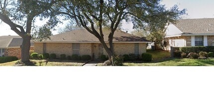 Building Photo - 1818 Altadena Ln