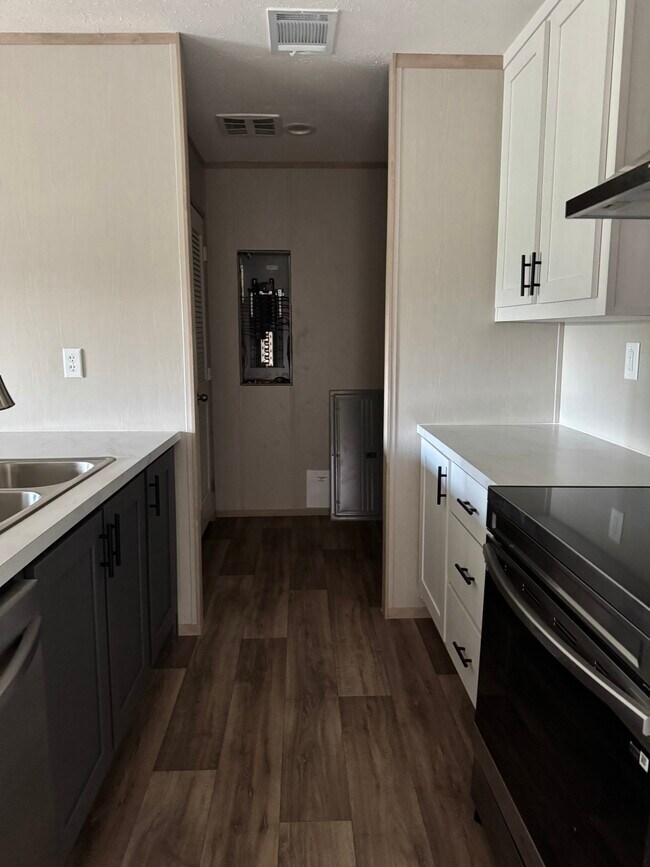 Foto del edificio - Three Oaks Main Home builders. LLC