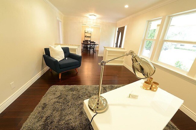 Foto del edificio - 10219 Chatterton Dr