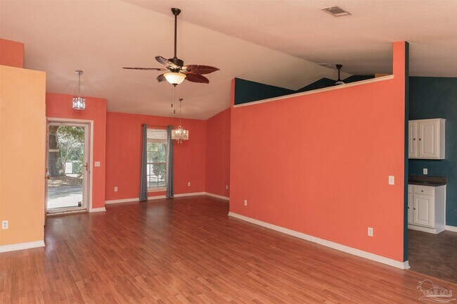 Foto del edificio - 3315 Bauer Rd