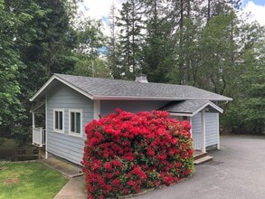 Building Photo - 327 Dawn Allan Dr