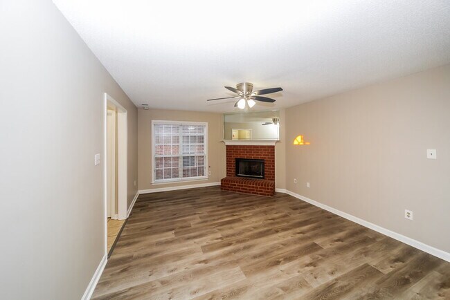 Building Photo - 7621 Davis Pkwy
