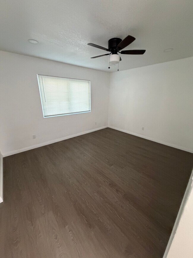 Foto del edificio - 8740 Lomita Dr