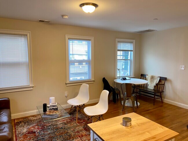 Foto del edificio - 167 Thorndike St
