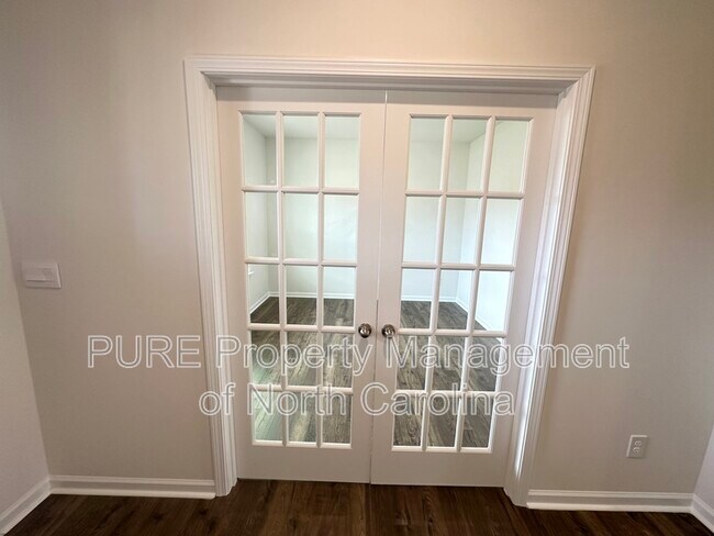 Foto del edificio - 8071 Plymouth Dr