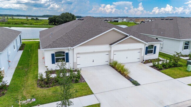 Building Photo - Towns at Woodsdale Villa! -3/2/2 in Wesley...