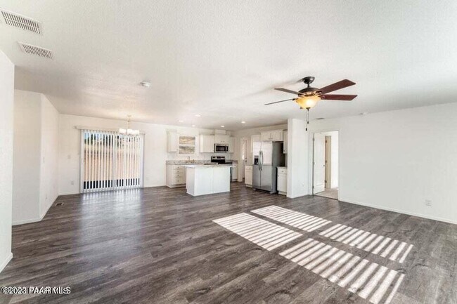 Building Photo - 2280 S Aubrey Ave