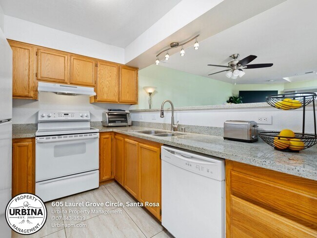 Building Photo - Charming 2 Bedroom Home for Rent in Santa ...